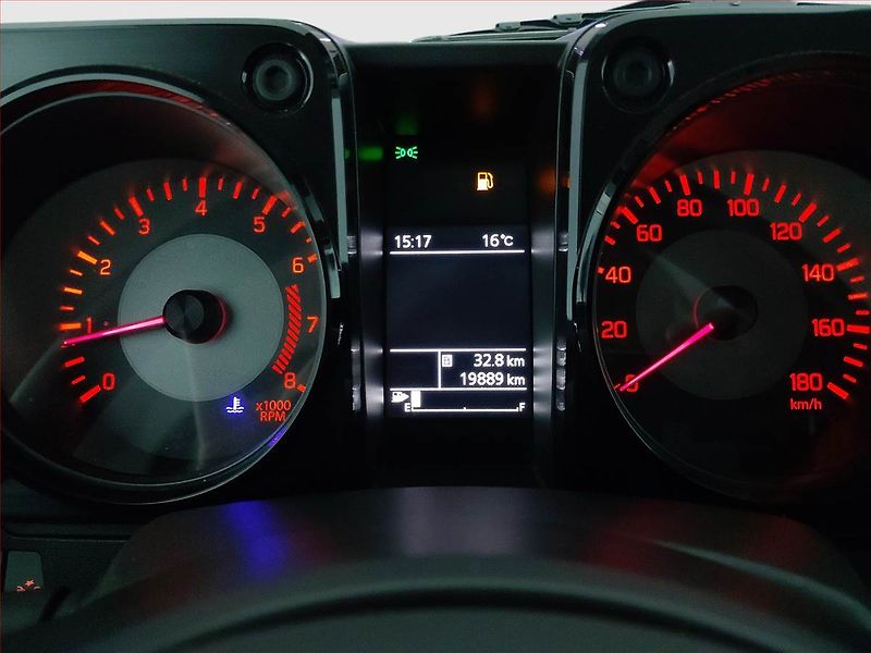 Suzuki Jimny (2024) 1.5 AllGrip - fotka 10 z 16