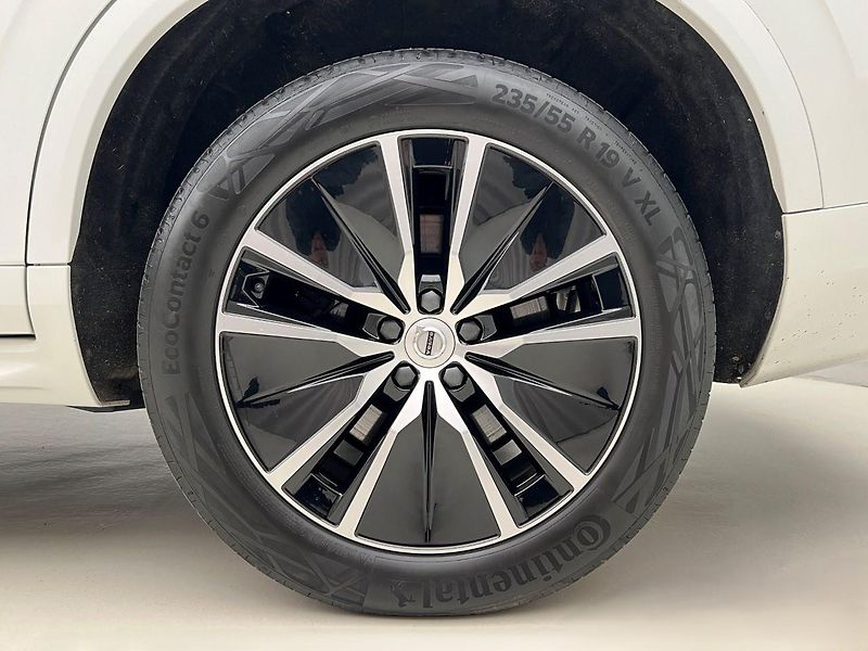 Volvo XC90 B5 AWD MOMENTUM PRO 7 MÍST - fotka 14 z 44