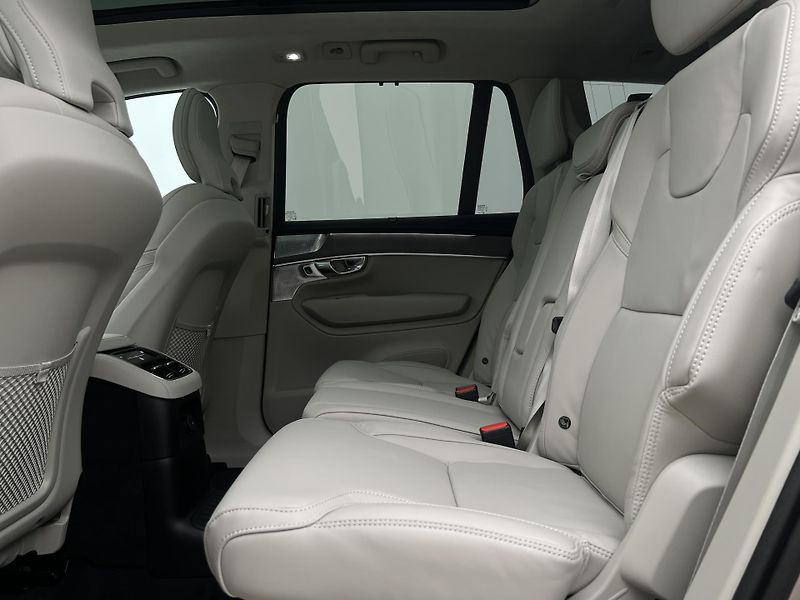 Volvo XC90 (2026) T8 AWD RECHARGE ULTRA BRIGHT - fotka 5 z 50