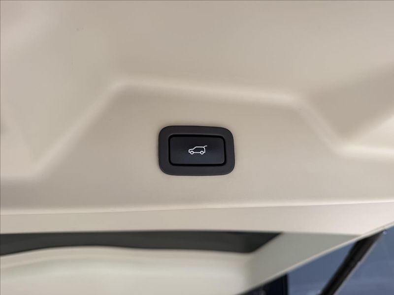 Land Rover Range Rover 5,0 S/C V8 Autobiography DPH - fotka 39 z 44