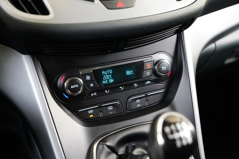 Ford Grand C-MAX - fotka 19 z 23