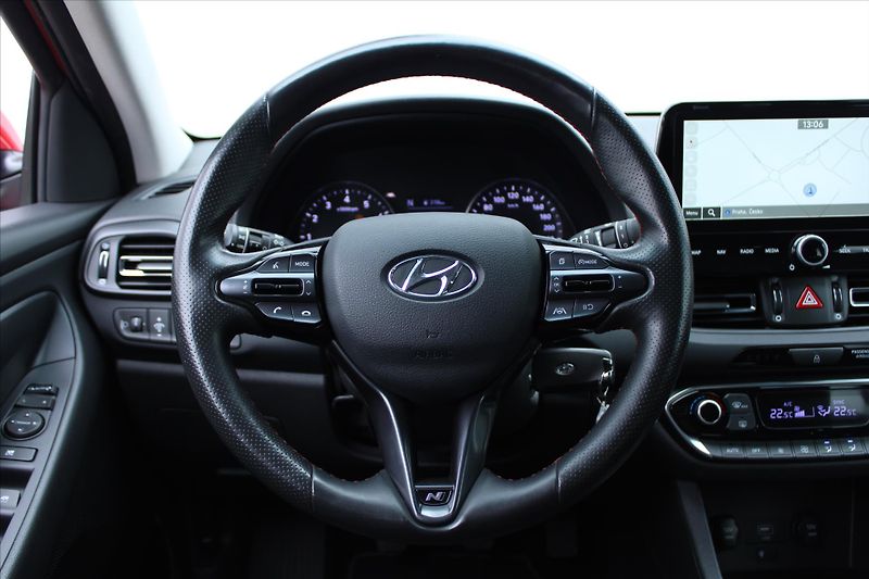 Hyundai i30 1.5 T-GDI 117kW N-LINE ČR - fotka 15 z 28
