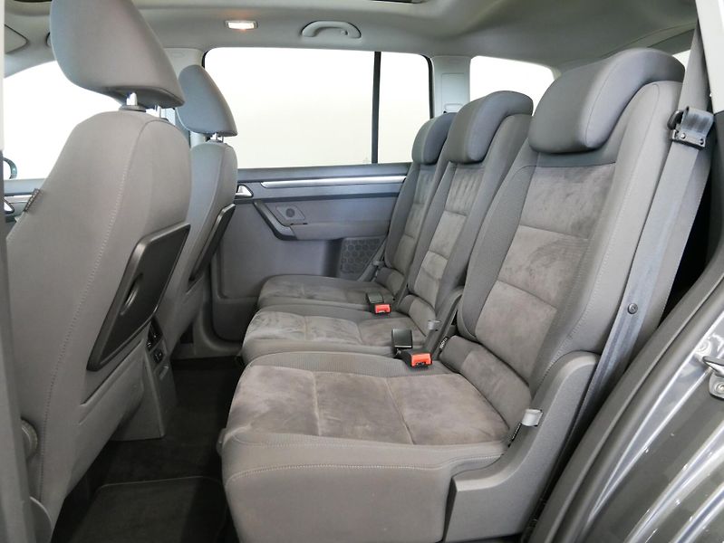 Volkswagen Touran - fotka 25 z 27