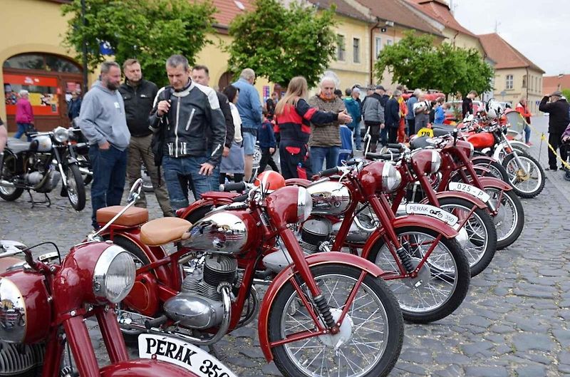 Přehlídka i start ve Velvarech. Finále bylo ve Slaném.