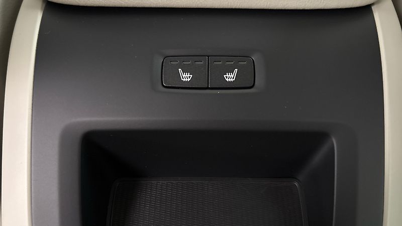 Volvo XC90 2.0 B5 AUT AWD Inscription - fotka 24 z 31