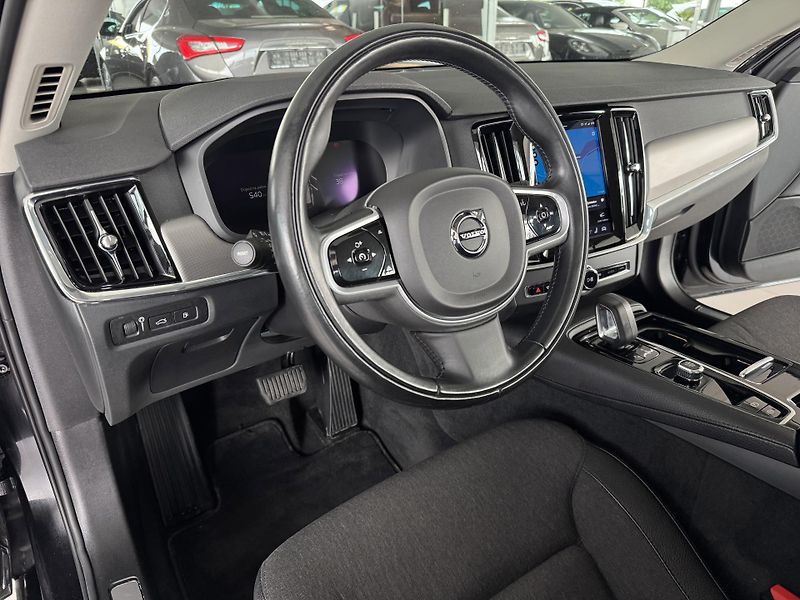Volvo V90 T6 AWD*Recharge*KeyLess*Tažné - fotka 9 z 37