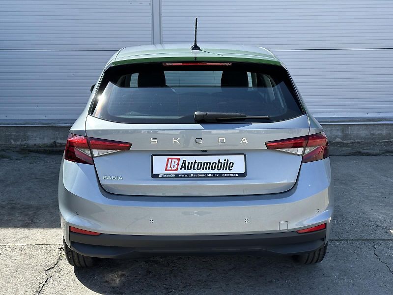 Škoda Fabia 1.0TSi 95PS LED V.Cockpit 2Z.C - fotka 5 z 40