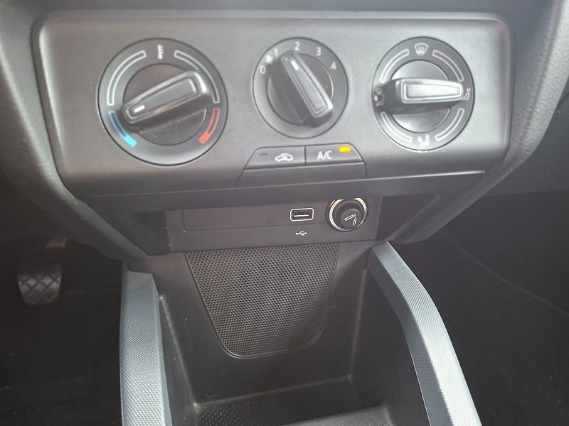 Škoda Fabia (2020) 1.0MPi 44kW -KLIMA-TOP KM! - fotka 15 z 37