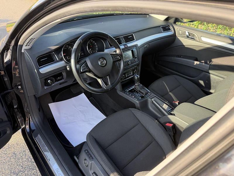 Škoda Superb (2014) 2,0TDI 125kW DSG ELEGANCE - fotka 16 z 81