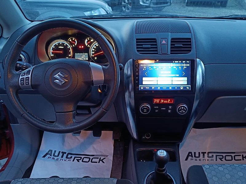 Suzuki SX4 1,6VVTi/88kW, 4x4, model 2013 - fotka 7 z 11