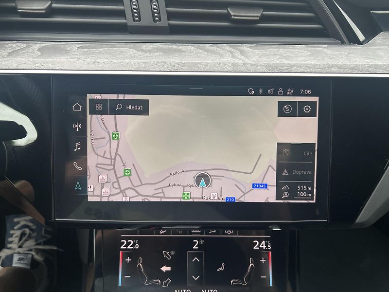 Audi e-tron 55 QUATTRO 300kw S LINE SOH96% - fotka 29 z 47