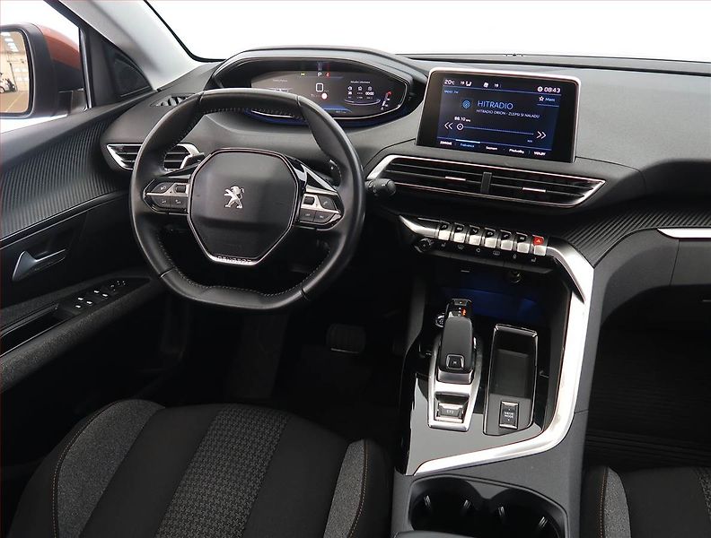 Peugeot 5008 (2021) Active Pack PureTech 130 - fotka 7 z 22