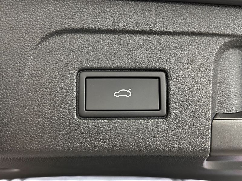 Volkswagen Touran 2.0TDI DSG COMFORTLINE, WEBAST - fotka 24 z 26
