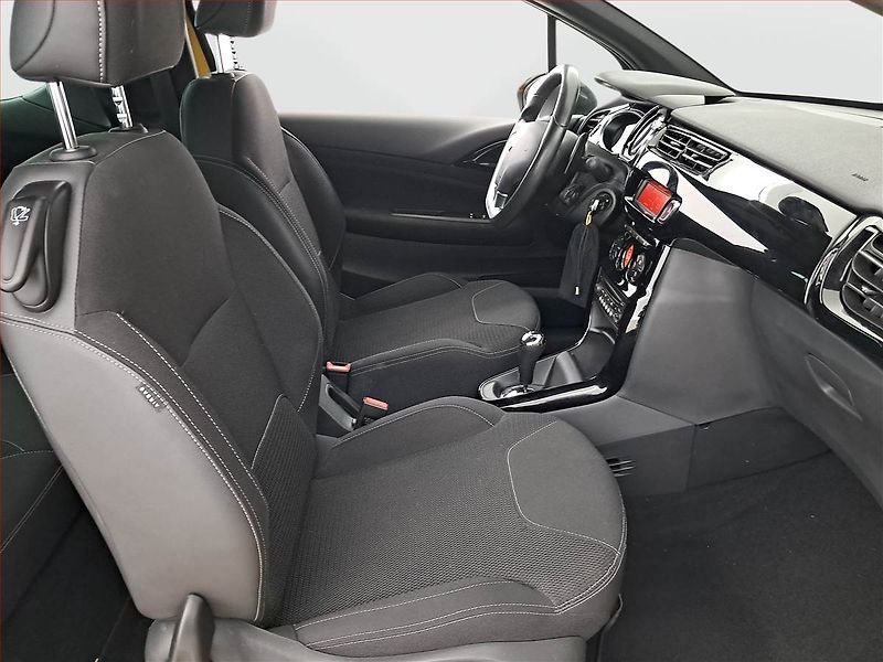 Citroën DS3 (2013) 1.2 VTi, Automat, Tempomat - fotka 9 z 16