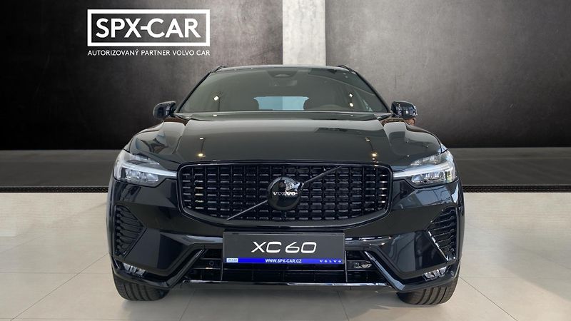 Volvo XC60 (2026) PLUS BLACK EDITION, B5 AWD, 18 - fotka 2 z 14