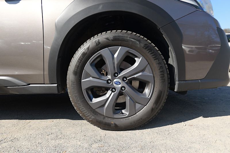 Subaru Outback 2.5i 4WD Active Vedený servis - fotka 9 z 27
