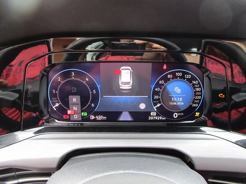 Volkswagen Golf 2,0TDI-DSG-NOVÁ STK+OLEJ - fotka 16 z 30