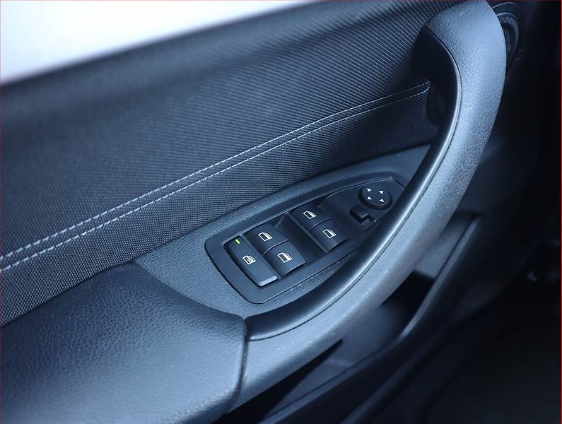 BMW X1 (2022) sDrive18d - fotka 20 z 21