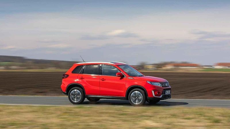 Suzuki Vitara hybrid při první jízdě v českém prostředí