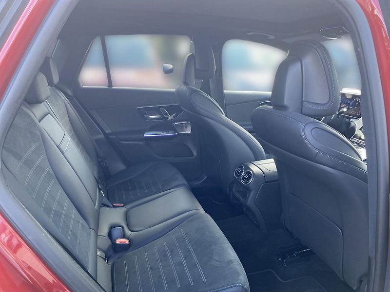 Mercedes-Benz GLC GLC 300de 4Matic AMG - fotka 19 z 26