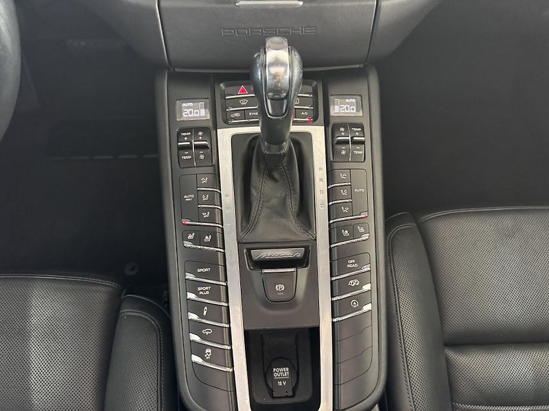 Porsche Macan (2015) 3,6 V6 Turbo CHRONO BOSE - fotka 14 z 35