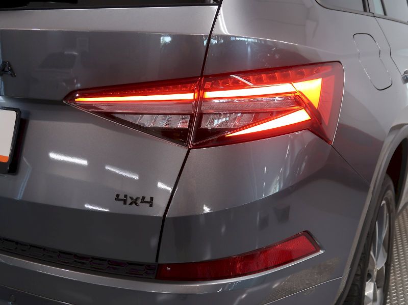 Škoda Kodiaq (2023) SPORTLINE 2.0TSI 140KW 4x4 DSG - fotka 11 z 42