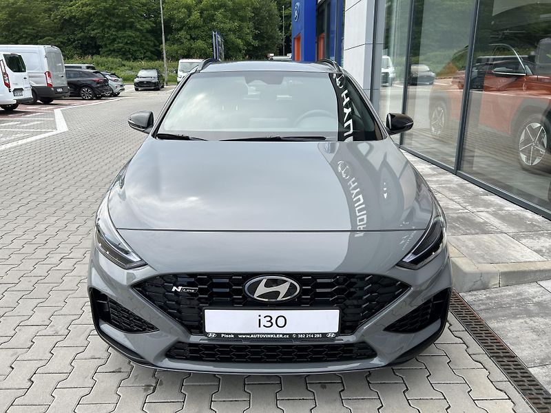 Hyundai i30 WG 26 1,6 T-GDI DCT N LINE - fotka 2 z 29