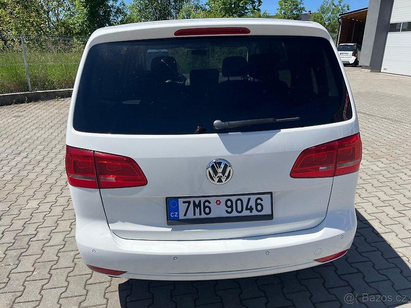 Volkswagen Touran (2013) - fotka 5 z 16