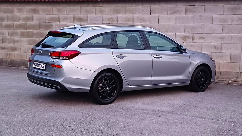 Hyundai i30 1.5 81kW DPI FAMILY COMFORT - fotka 5 z 36