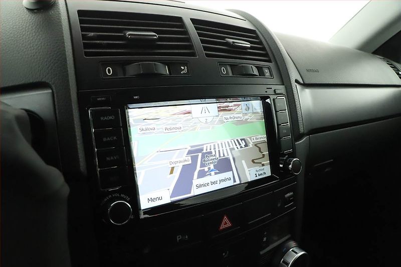 Volkswagen Touareg (2006) 3.0 V6 TDI, 4X4, Automat - fotka 13 z 16