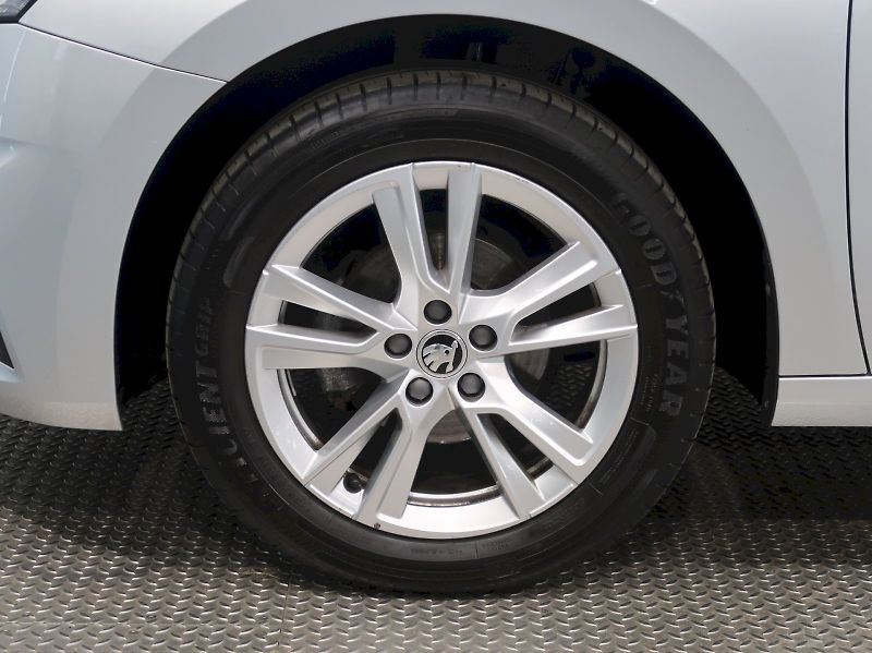 Škoda Fabia (2025) TOP SELECTION 1.0TSI 70KW - fotka 12 z 39