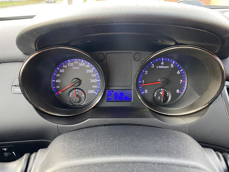Hyundai Genesis (2013) 3.8i RS INDIVIDUAL  - fotka 38 z 57