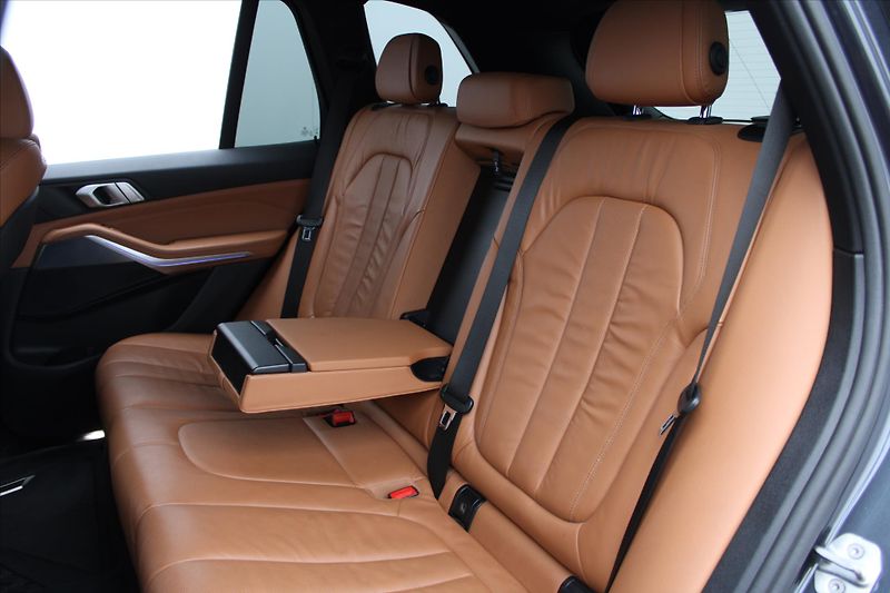 BMW X5 xDrive 30d 195kW M PAKET ČR - fotka 11 z 30