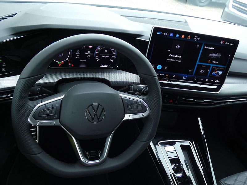 Volkswagen Golf Variant R-Line People 2,0 TDI - fotka 17 z 30