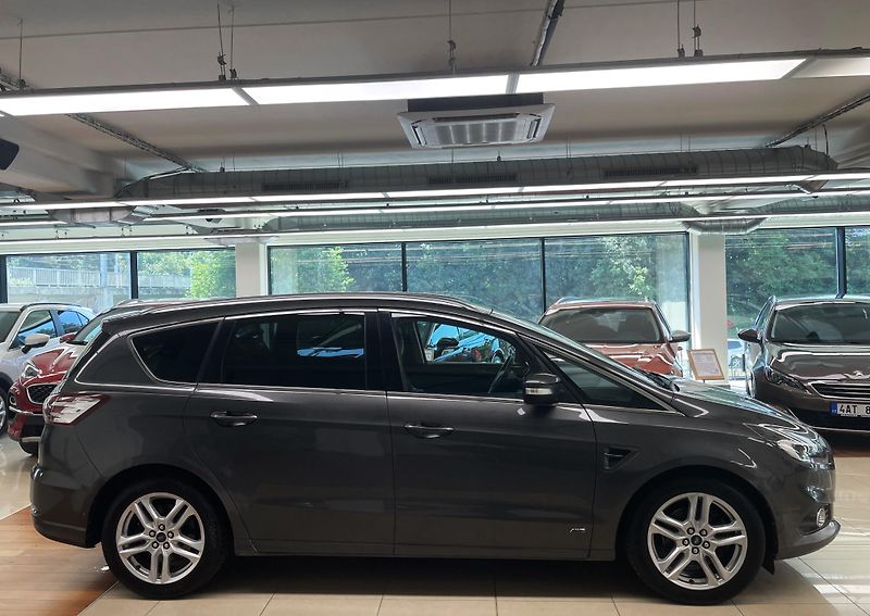 Ford S-MAX Titanium 132kW AT AWD, 7 MÍST - fotka 7 z 34