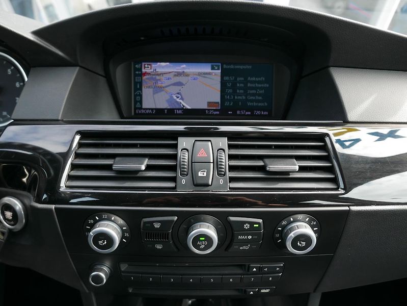 BMW Řada 5 530Xi 200kW Automat REZERVACE - fotka 32 z 41