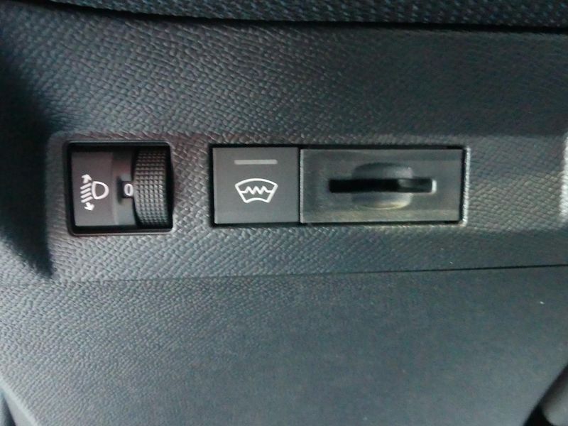Citroën C5 Aircross (2026) PLUS Hybrid 145k Automatic - fotka 18 z 20