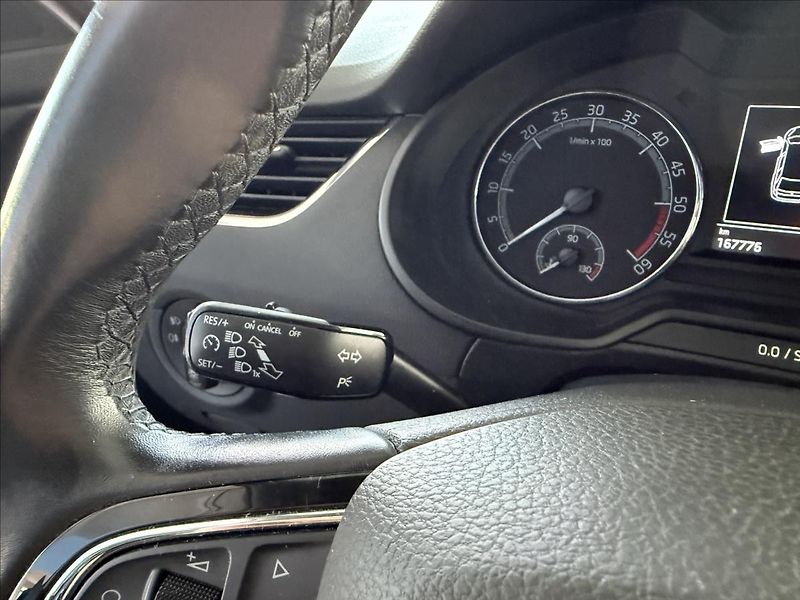 Škoda Octavia 1,6   1.MAJ,SERVISKA,DPH,ČR - fotka 15 z 26