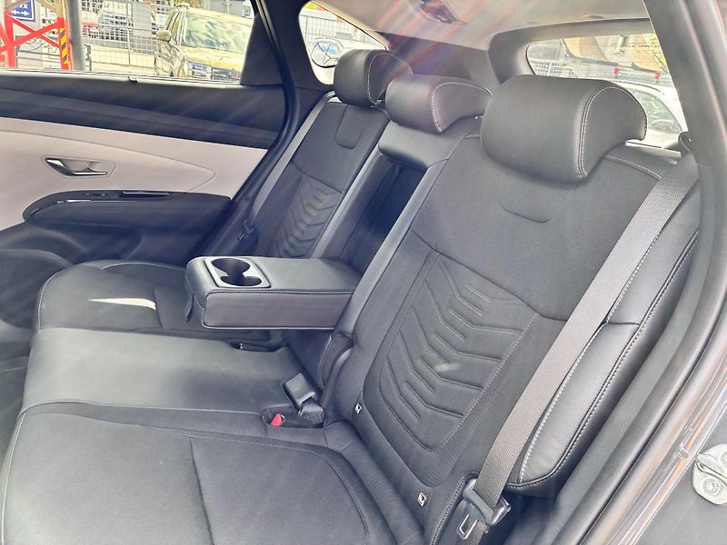 Hyundai Tucson 1.6T-GDi HEV 158kW DCT PREMIUM - fotka 13 z 35