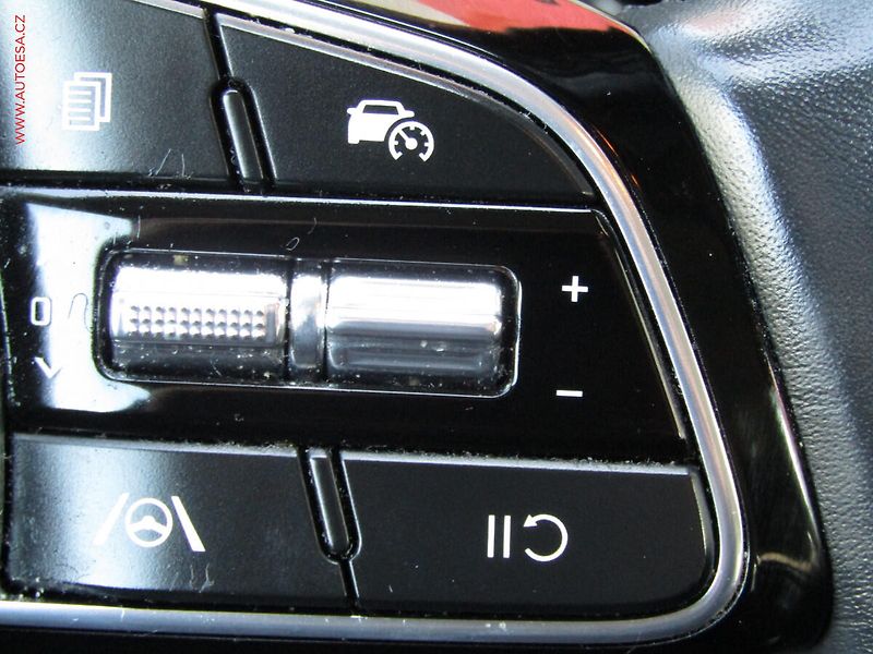 Kia Ceed (2023) 1.5 T-GDi, ČR, AT, navi - fotka 13 z 22