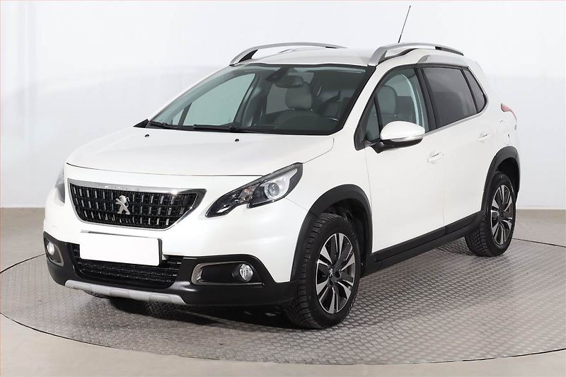 Peugeot 2008 (2018) 1.2 PureTech, Automat - fotka 2 z 25