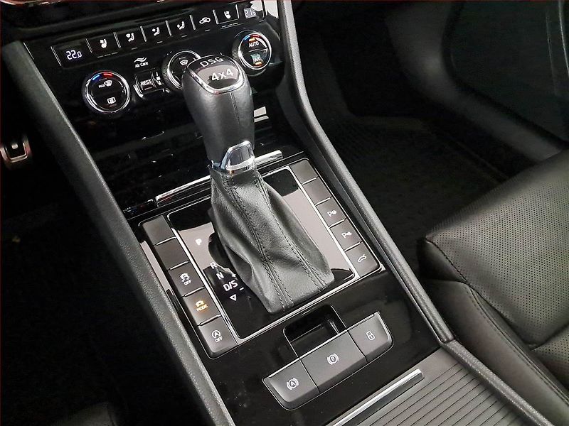 Škoda Superb (2018) Laurin&Klement 2.0 TDI - fotka 13 z 27
