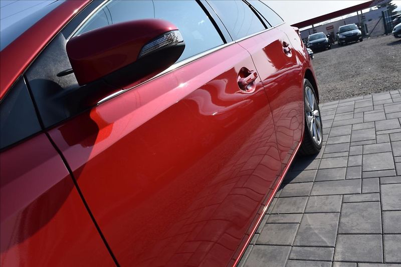 Toyota Auris 1,2 i 85KW XENONY AUTOMAT ALU - fotka 8 z 55