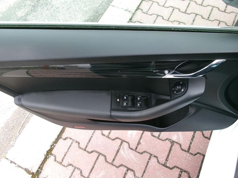 Škoda Octavia (2019) 1,5TSI DSG AC TEMP ČR - fotka 27 z 36