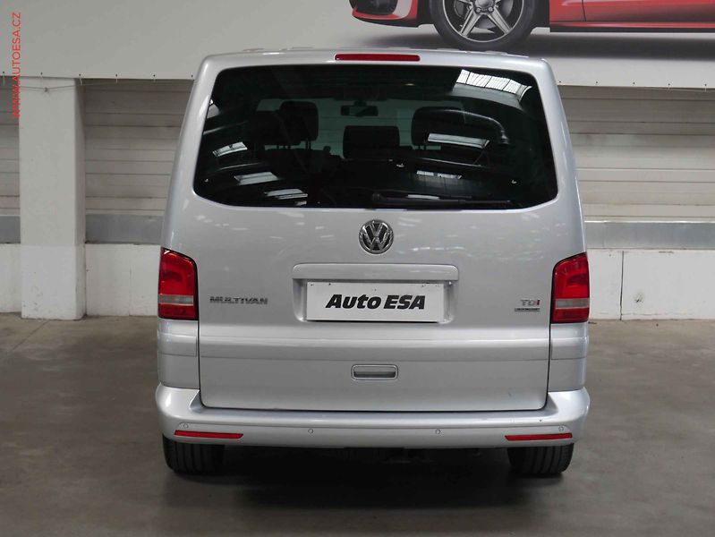 Volkswagen Multivan (2015) 2.0 TDi, Comfortline, navi - fotka 5 z 21