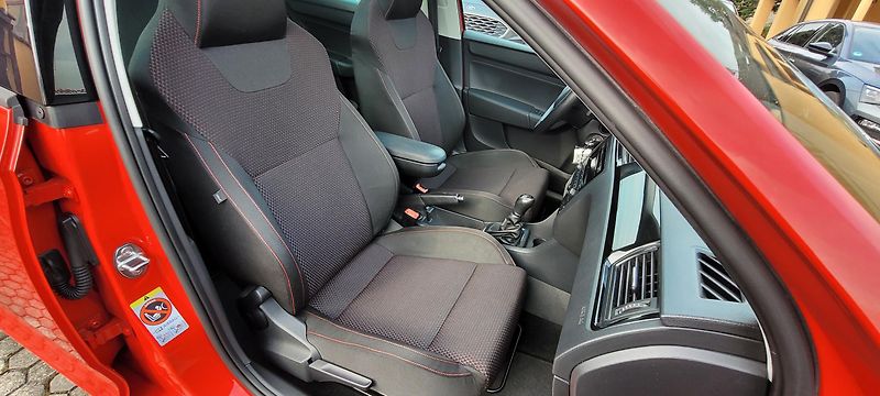 Škoda Rapid (2014) 1,2TSi 77kW Xenony StylePlus - fotka 14 z 37