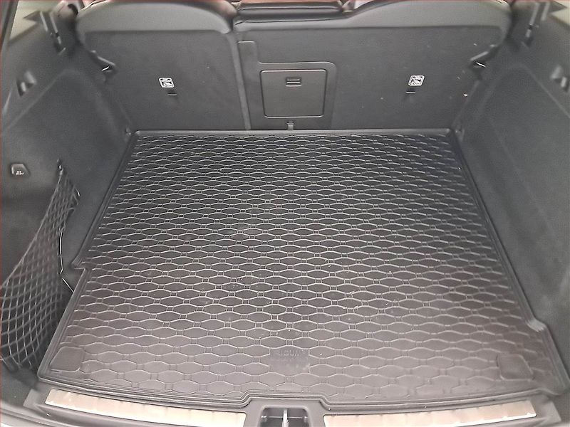 Volvo XC60 (2023) B4 AWD - fotka 14 z 32
