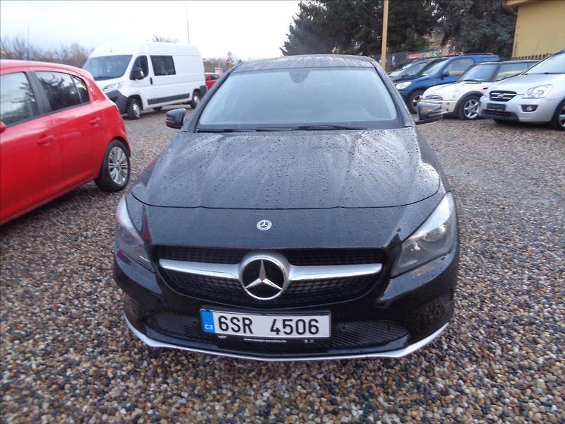 Mercedes-Benz CLA 2,2   200 D - fotka 7 z 14