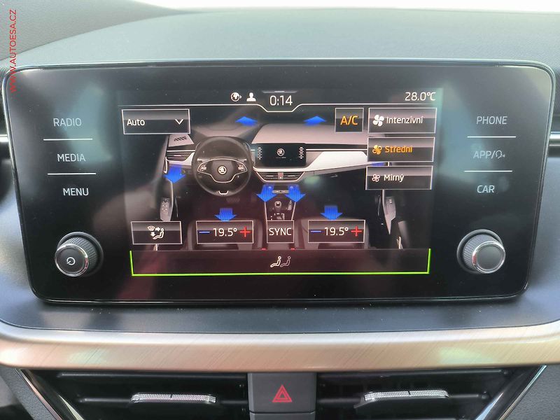 Škoda Kamiq (2021) 1.0 TSi, Style, DSG - fotka 14 z 23