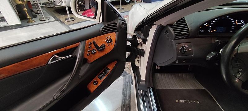 Mercedes-Benz CL (2004) 55 AMG KOMPRESSOR - fotka 6 z 25